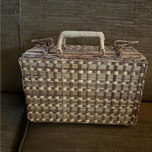 Vintage Wicker picnic purse basket  Tan and Brown Handbag